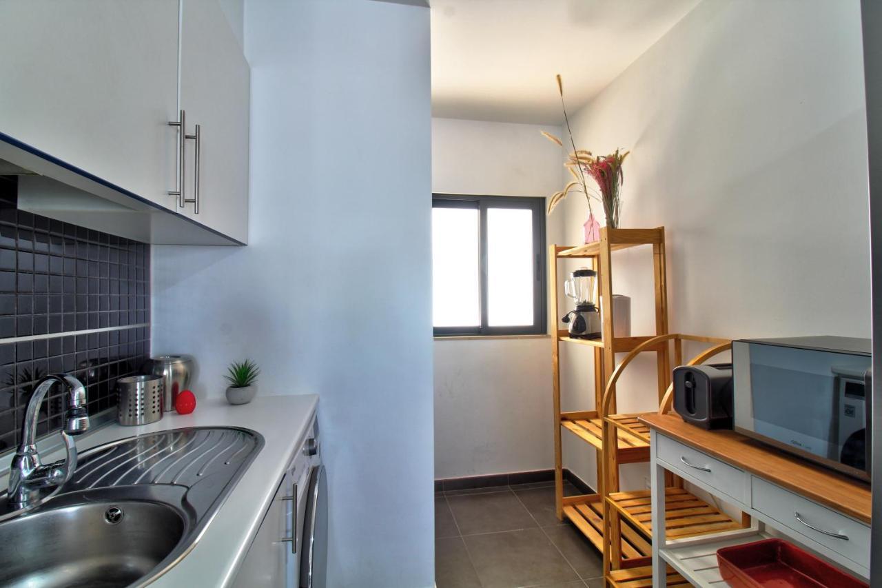 Center Location, Ac, Swimming Pool, And Parking Apartment Olhao Ngoại thất bức ảnh