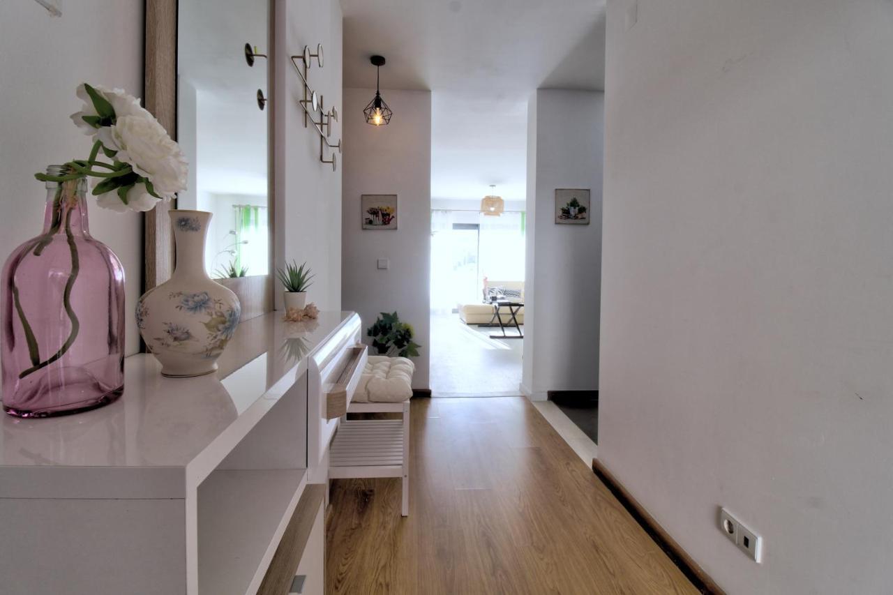 Center Location, Ac, Swimming Pool, And Parking Apartment Olhao Ngoại thất bức ảnh